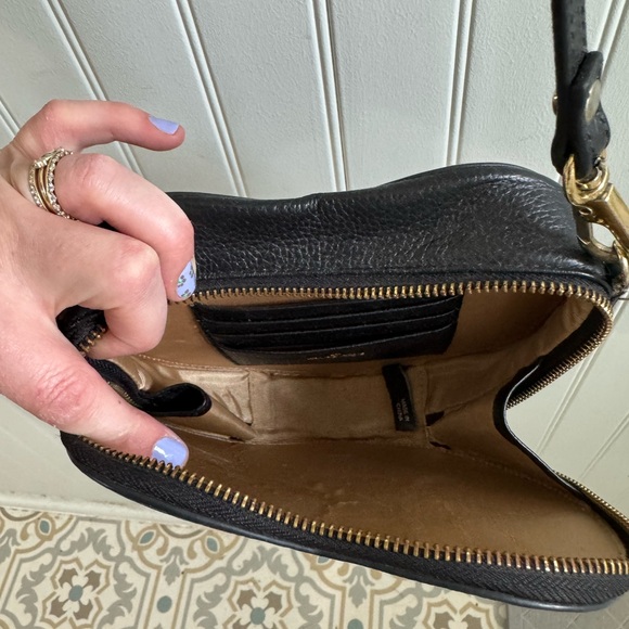 ORA DELPHINE Black Pebbled Leather Crossbody Heart Bag - Picture 4 of 6